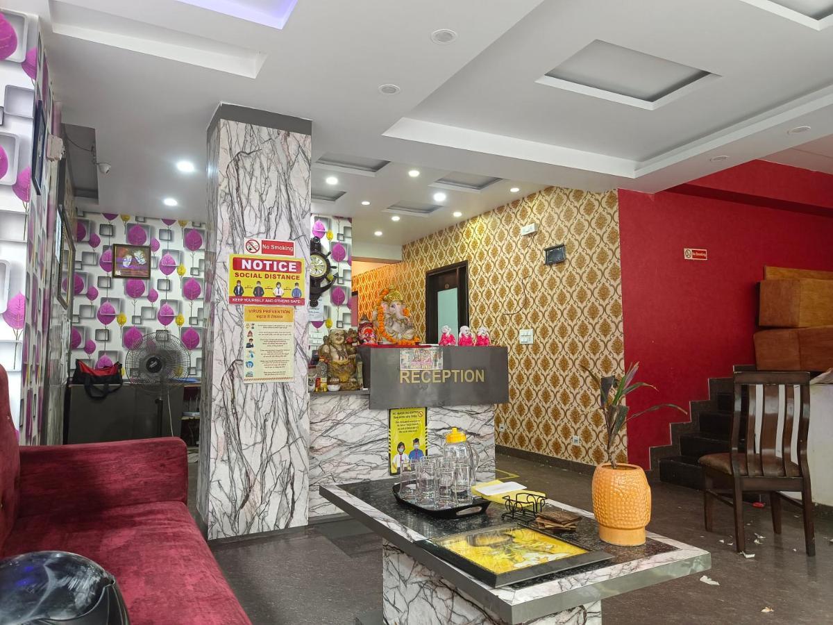 Hotel Star Inn Suite - Delhi Airport Нью-Дели Экстерьер фото