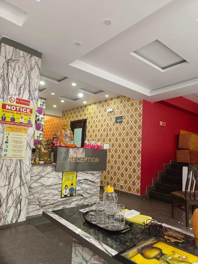 Hotel Star Inn Suite - Delhi Airport Нью-Дели Экстерьер фото