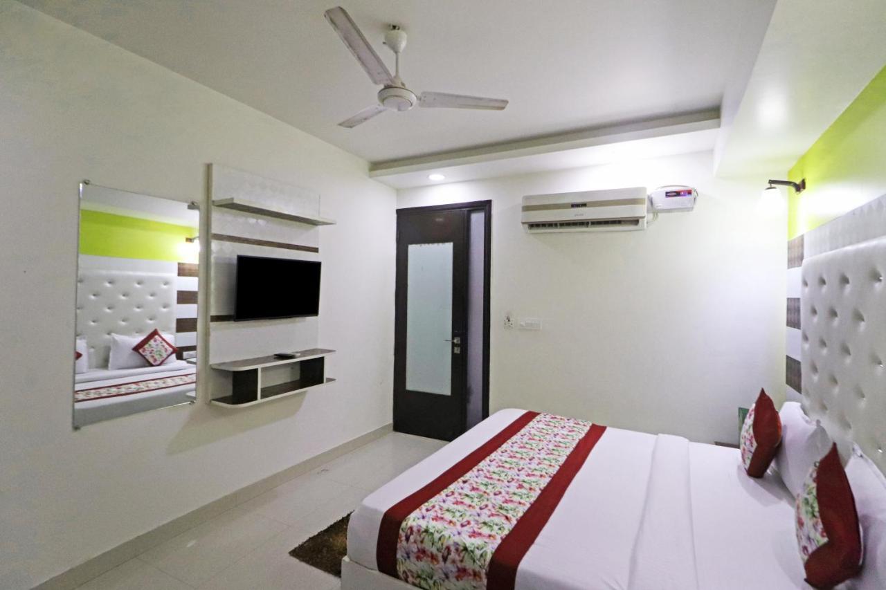 Hotel Star Inn Suite - Delhi Airport Нью-Дели Экстерьер фото