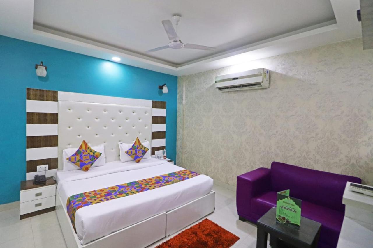 Hotel Star Inn Suite - Delhi Airport Нью-Дели Экстерьер фото