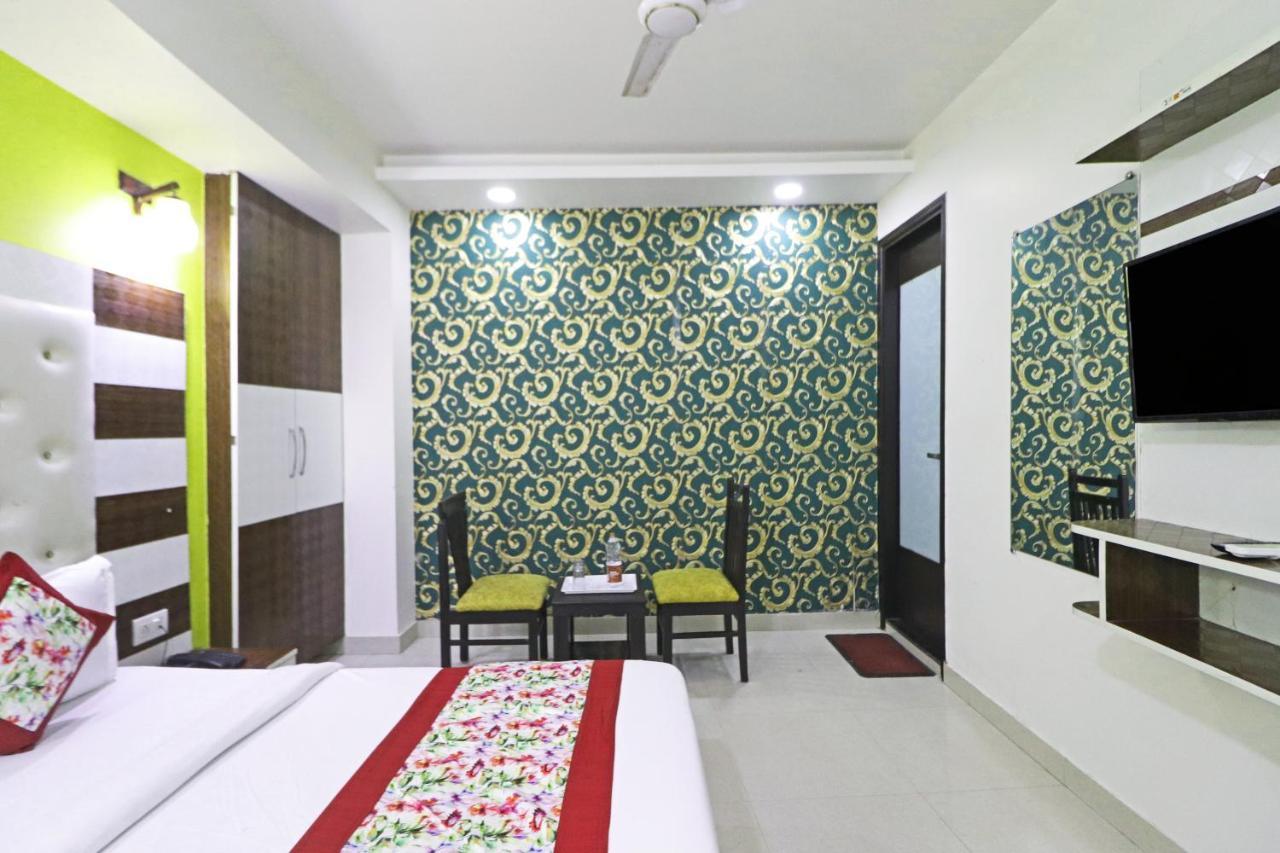 Hotel Star Inn Suite - Delhi Airport Нью-Дели Экстерьер фото