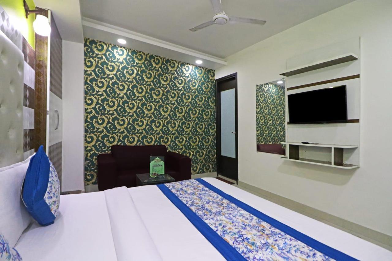Hotel Star Inn Suite - Delhi Airport Нью-Дели Экстерьер фото