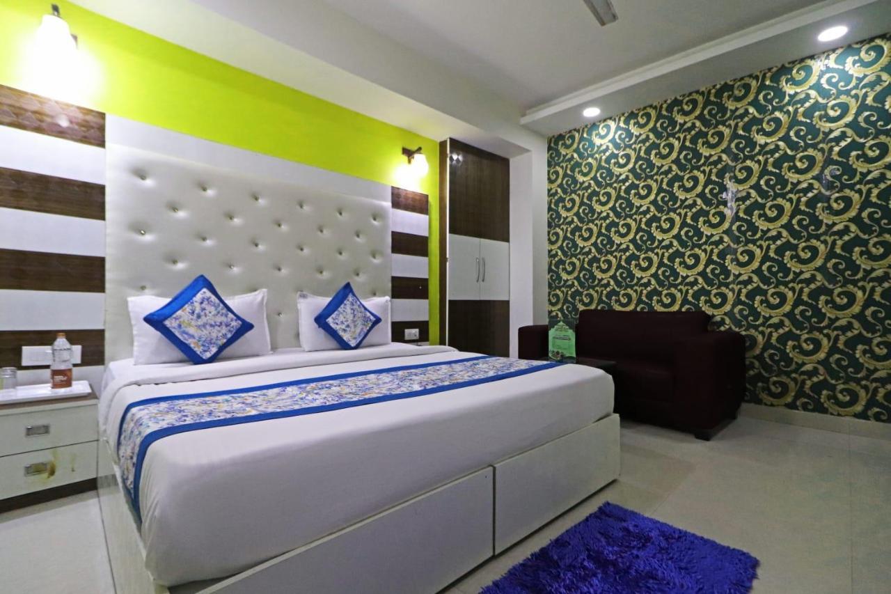 Hotel Star Inn Suite - Delhi Airport Нью-Дели Экстерьер фото
